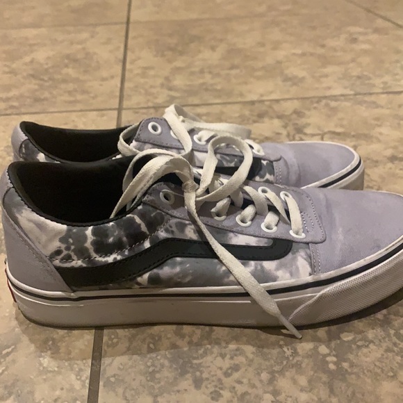 TIDYE VANS - Picture 3 of 4